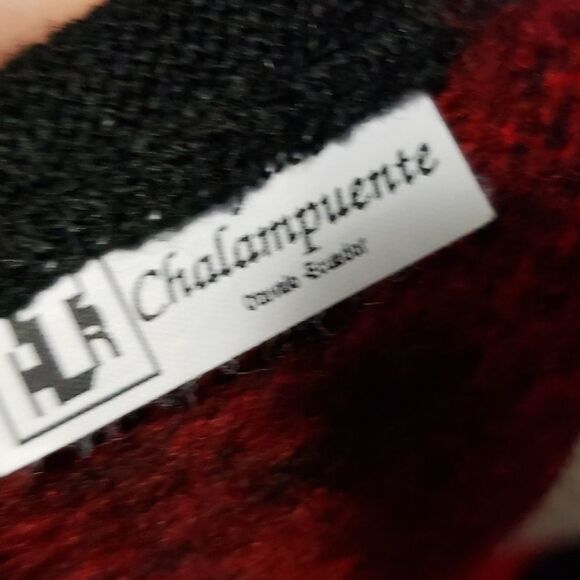 Beautiful Red/black/white Ecuadorian Wool Cape - Picture 8 of 8